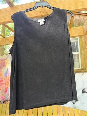 The travel collection  Black Sleeveless Crewneck Tank Top